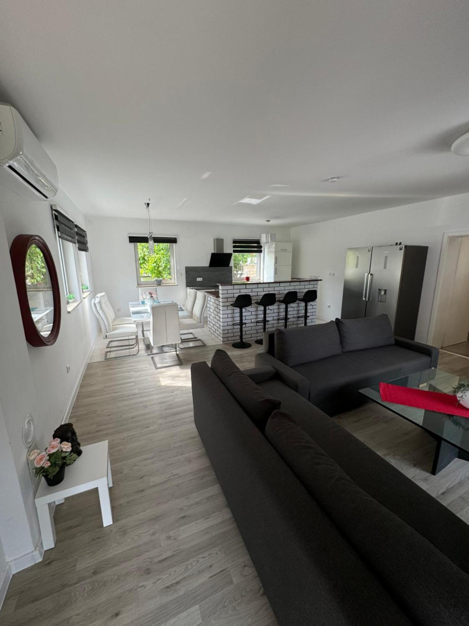 Enna Apartment A Meerblick Perfect Location Медулин Экстерьер фото